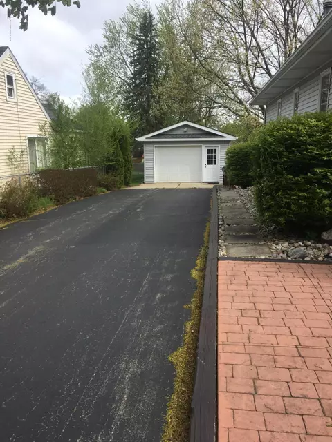 206 W Madison St, Dewitt, MI 48820 photo 2