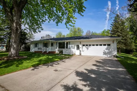 13865 Ducharme Dr, Dewitt, MI 48820 photo 2