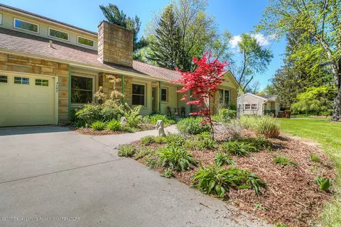 4597 Chippewa Dr, Okemos, MI 48864 photo 2