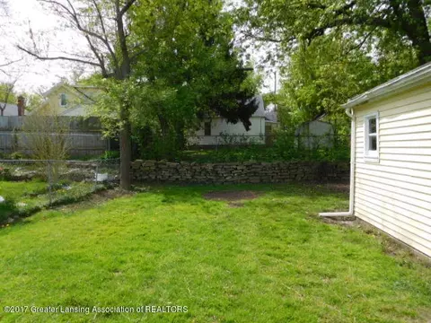 546 E Willard Ave, Lansing, MI 48910 photo 10
