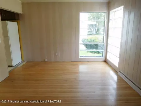546 E Willard Ave, Lansing, MI 48910 photo 3