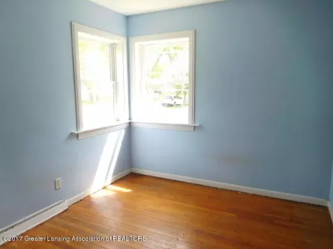 546 E Willard Ave, Lansing, MI 48910 photo 8