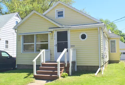2313 Lyons Ave, Lansing, MI 48910 photo 1
