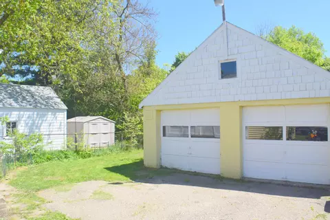 2313 Lyons Ave, Lansing, MI 48910 photo 14