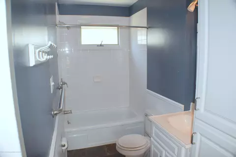2313 Lyons Ave, Lansing, MI 48910 photo 7