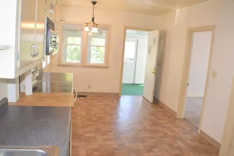2313 Lyons Ave, Lansing, MI 48910 photo 4