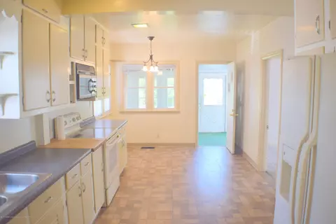 2313 Lyons Ave, Lansing, MI 48910 photo 3