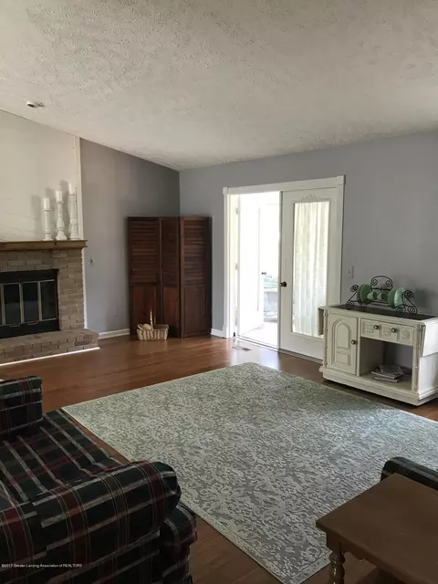 403 Jade Dr, Lansing, MI 48917 photo 7