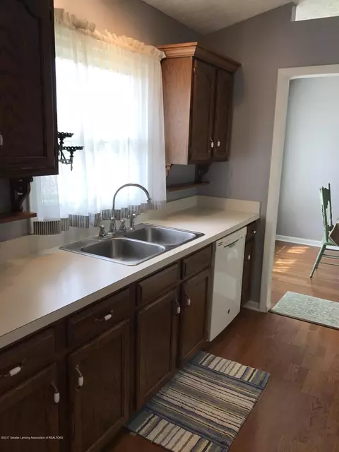 403 Jade Dr, Lansing, MI 48917 photo 3