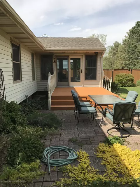 403 Jade Dr, Lansing, MI 48917 photo 18