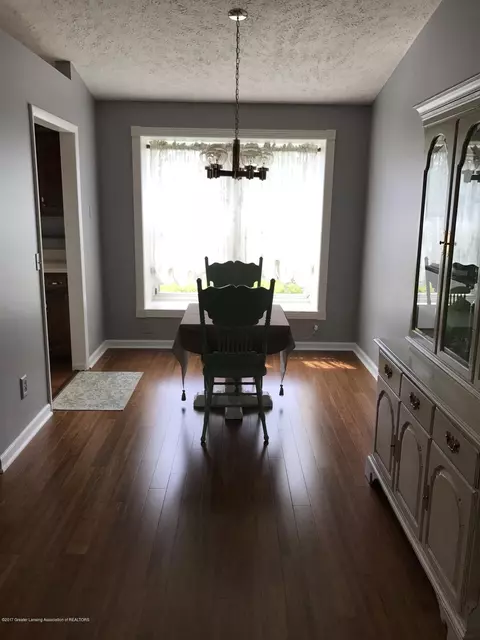 403 Jade Dr, Lansing, MI 48917 photo 5