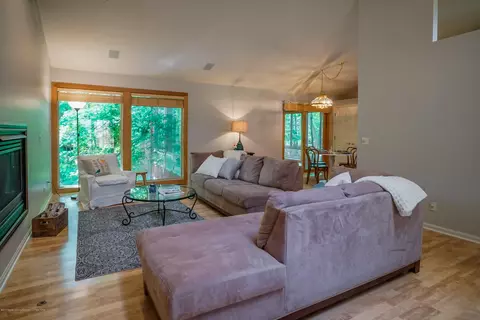 6045 Oakpark Trl, Haslett, MI 48840 photo 2
