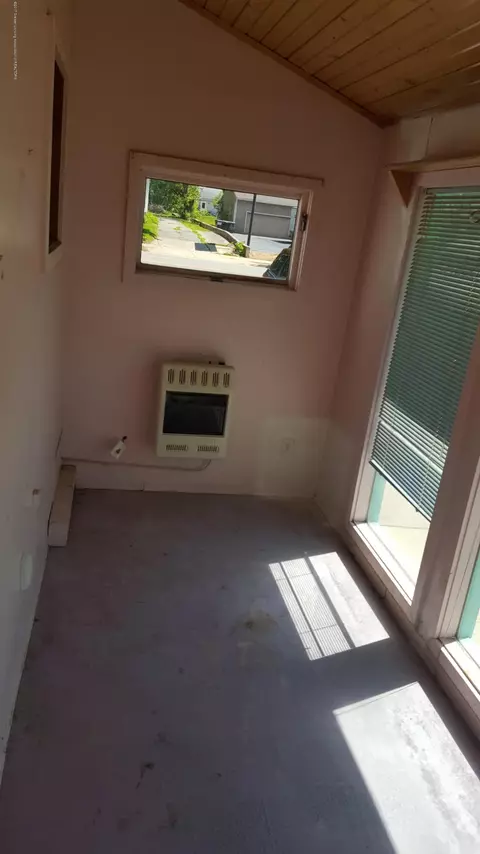 2079 Cedar St, Holt, MI 48842 photo 9