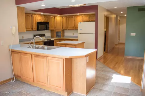 9600 Deer Trl, Haslett, MI 48840 photo 21