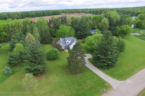 9600 Deer Trl, Haslett, MI 48840 photo 1