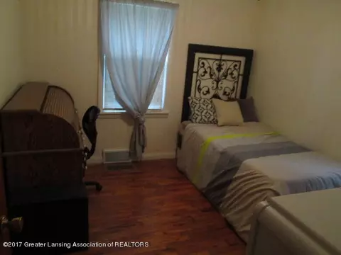 1047 W State Rd, Lansing, MI 48906 photo 9