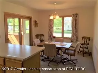 710 Pine Ridge Dr, Dewitt, MI 48820 photo 5