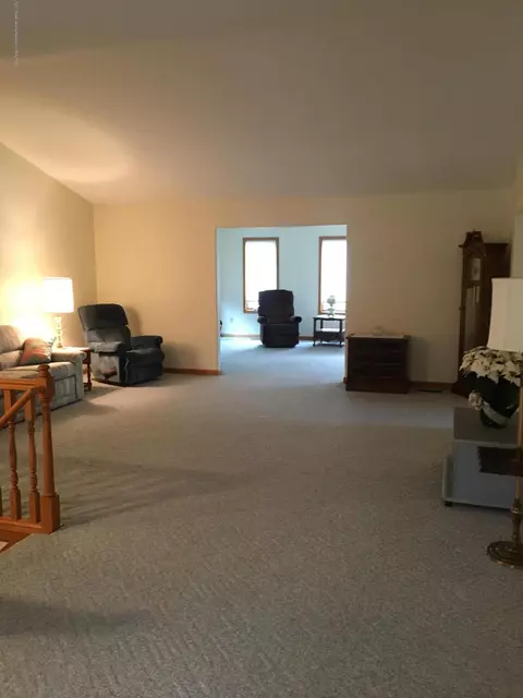710 Pine Ridge Dr, Dewitt, MI 48820 photo 9
