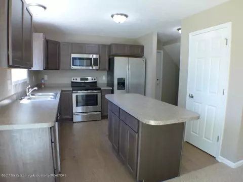 723 Williams, Williamston, MI 48895 photo 7
