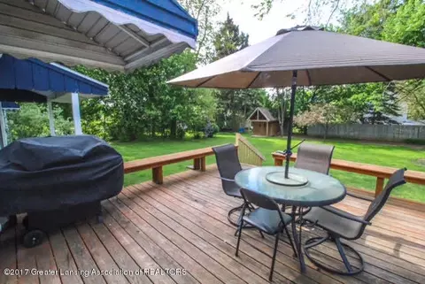 604 E Higham St, Saint Johns, MI 48879 photo 3