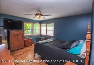 604 E Higham St, Saint Johns, MI 48879 photo 8