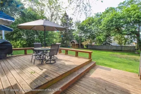 604 E Higham St, Saint Johns, MI 48879 photo 4