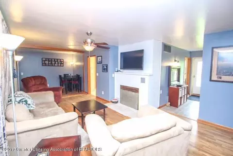 604 E Higham St, Saint Johns, MI 48879 photo 17