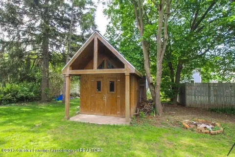 604 E Higham St, Saint Johns, MI 48879 photo 5