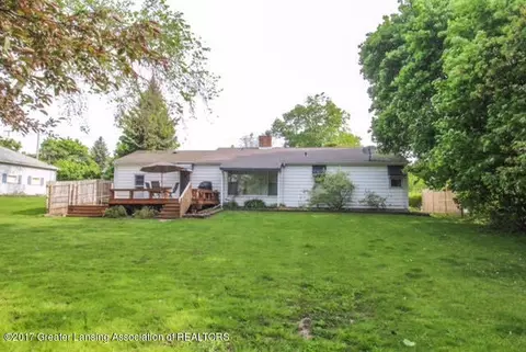 604 E Higham St, Saint Johns, MI 48879 photo 2
