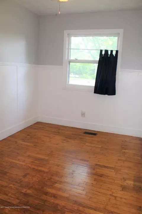 13392 Tiffin St, Bath, MI 48808 photo 9