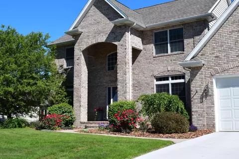 5561 Wild Iris Ln, Haslett, MI 48840 photo 2