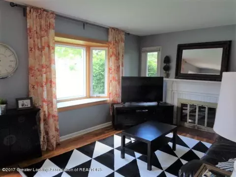 2103 Quentin Ave, Lansing, MI 48910 photo 9