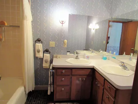 8834 W Howe Rd, Eagle, MI 48822 photo 23