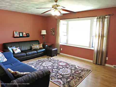 803 E Mcconnell St, Saint Johns, MI 48879 photo 10