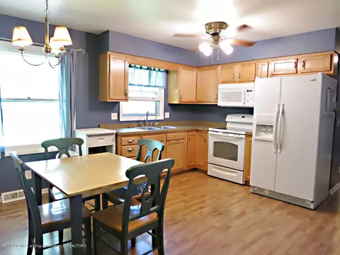 803 E Mcconnell St, Saint Johns, MI 48879 photo 20