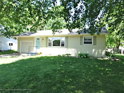 803 E Mcconnell St, Saint Johns, MI 48879 photo 1