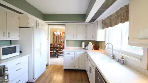 3243 Old Hickory Trl, Dewitt, MI 48820 photo 9