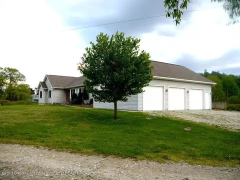 19028 Bradley Rd, Gregory, MI 48137 photo 3