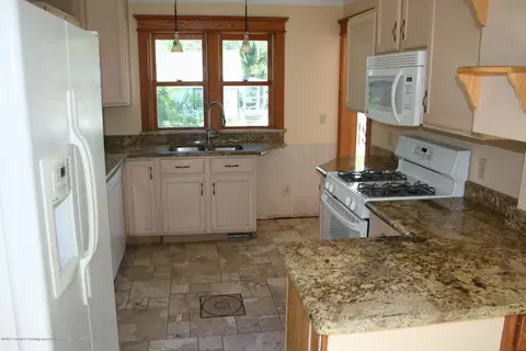 5660 Cade St, Haslett, MI 48840 photo 12