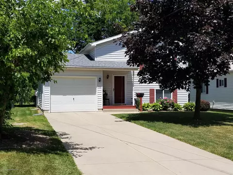 319 E Potter Ave, Lansing, MI 48910 photo 2