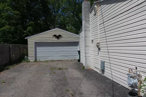 6528 Cooper Rd, Lansing, MI 48911 photo 12