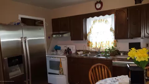 6528 Cooper Rd, Lansing, MI 48911 photo 3