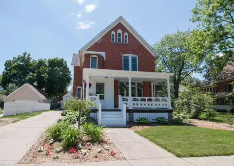 504 E Higham St, Saint Johns, MI 48879 photo 1