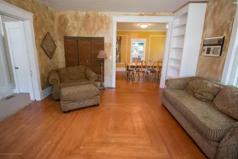 504 E Higham St, Saint Johns, MI 48879 photo 8