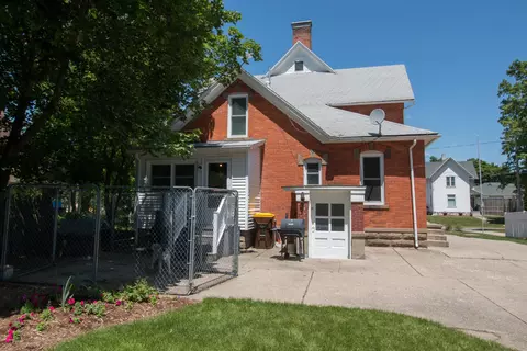504 E Higham St, Saint Johns, MI 48879 photo 3