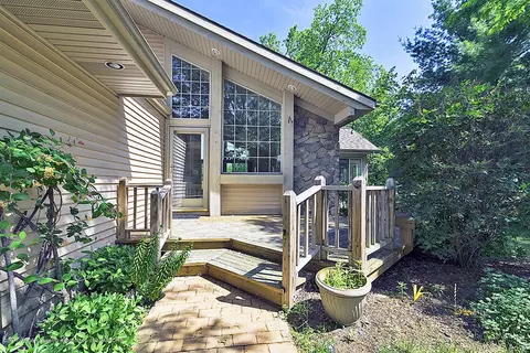 7933 Ashbrook Dr, Haslett, MI 48840 photo 3
