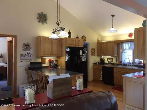 317 W Rolfe St, Perry, MI 48872 photo 7