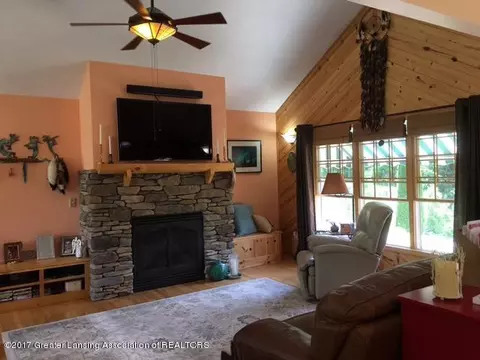 317 W Rolfe St, Perry, MI 48872 photo 11