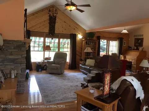 317 W Rolfe St, Perry, MI 48872 photo 10