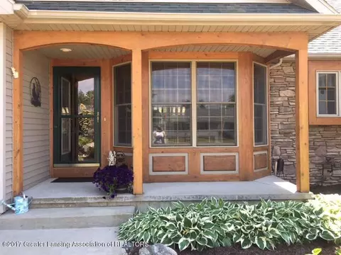 317 W Rolfe St, Perry, MI 48872 photo 3